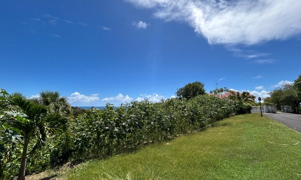 A_vendre_Terrain_de_2307_m2_avec_vue_mer_dans_un_lotissement_prise_au_Gosier_3_thumbnail