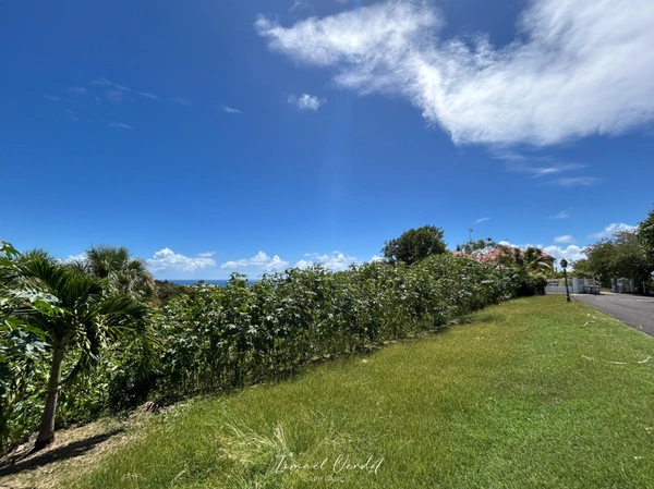 A_vendre_Terrain_de_2307_m2_avec_vue_mer_dans_un_lotissement_prise_au_Gosier_3_thumbnail