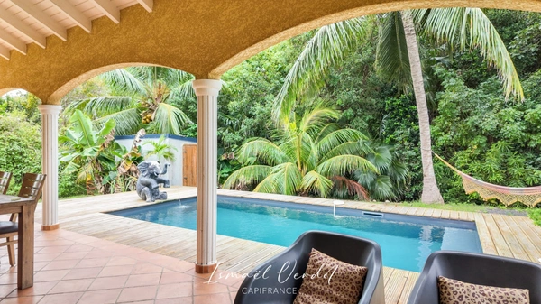 Le_Moule_Maison_familiale_188_m2_avec_piscine_sur_terrain_de_1_226_m2_23_thumbnail