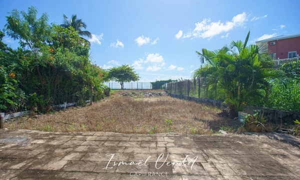 T4_au_RDC_avec_terrain_de_260_m2_a_vendre_Le_Gosier_971_12_thumbnail