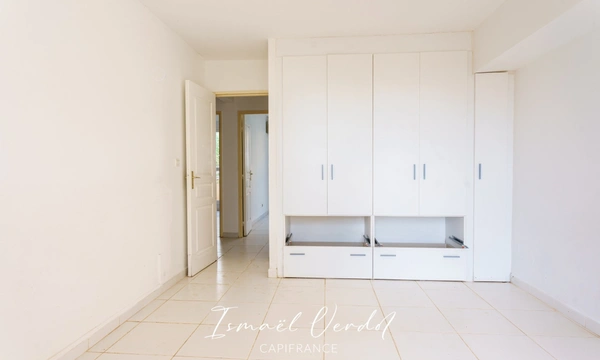 T4_au_RDC_avec_terrain_de_260_m2_a_vendre_Le_Gosier_971_9_thumbnail